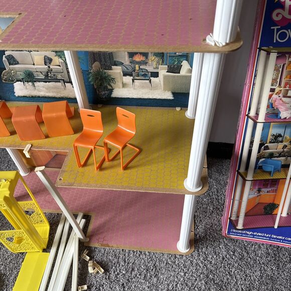 Barbie’s Townhouse 3 1/2 Feet High! Vintage 1970’s Almost Complete - Picture 9 of 9
